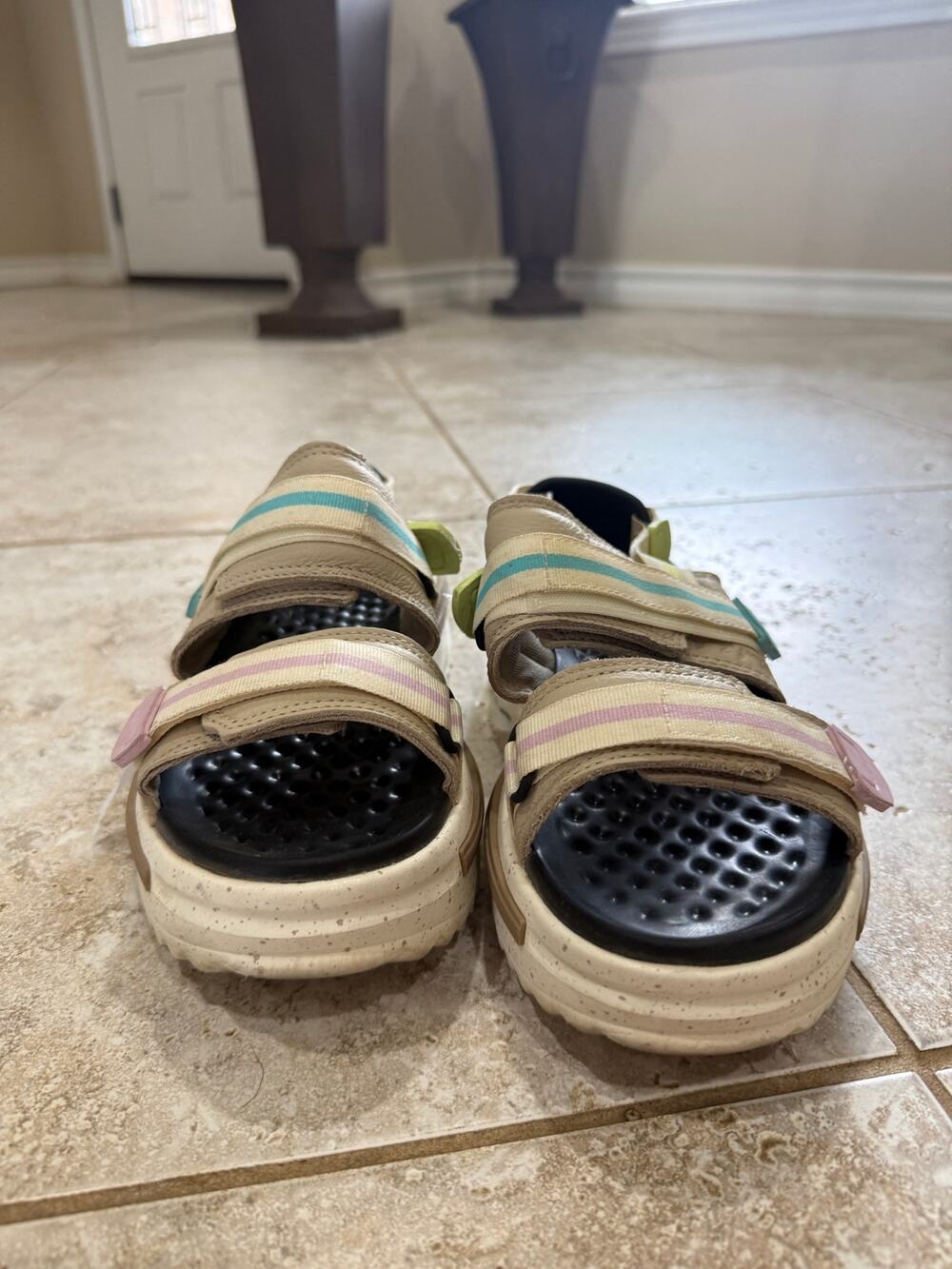 Converse Women's Platform Sandals – Size 7